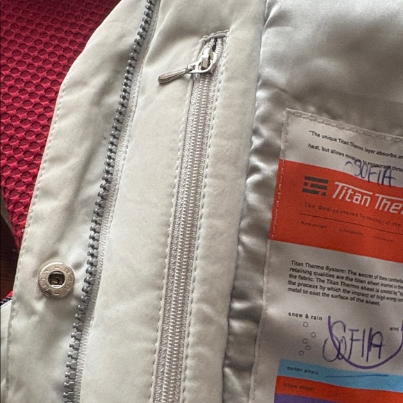 Descente - Picture 5 of 15